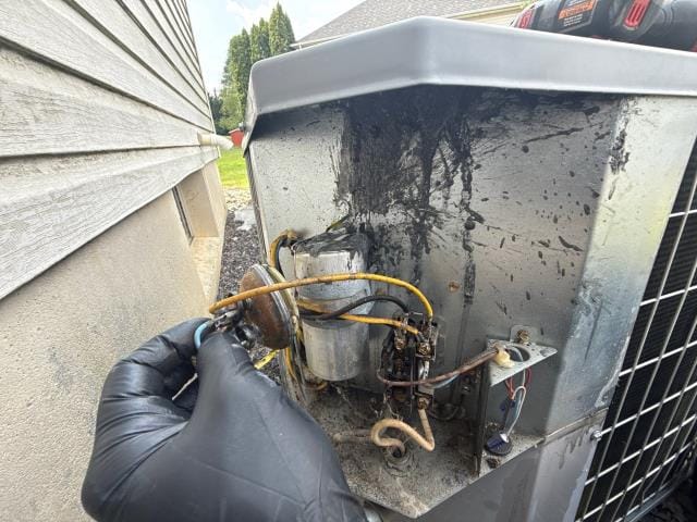 Our specialist replaced a faulty condenser fan motor and capacitor, ensuring the ac system was fully operational. After the replacements, he conducted a comprehensive system test to confirm reliable cooling.