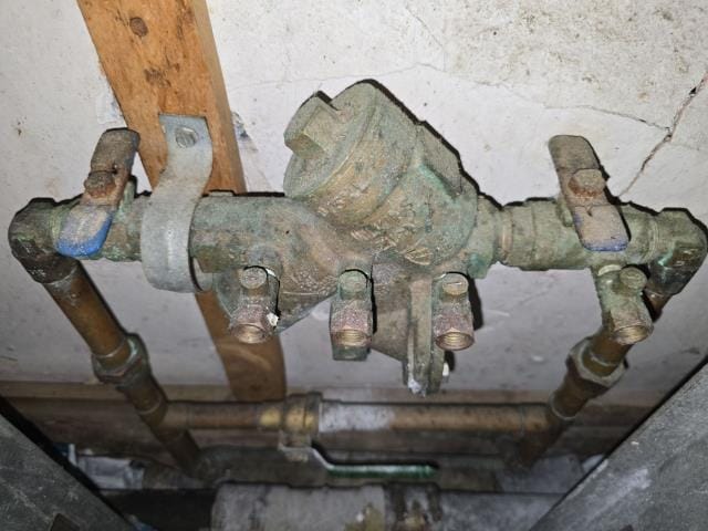 Responded to a backflow testing request in wyndmoor, pa 19038. Customer has a quarter-inch pipe and has had this service done in the past. During testing, we found violations with the backflow assembly, but the homeowner declined corrective repairs. Results documented per code requirements.