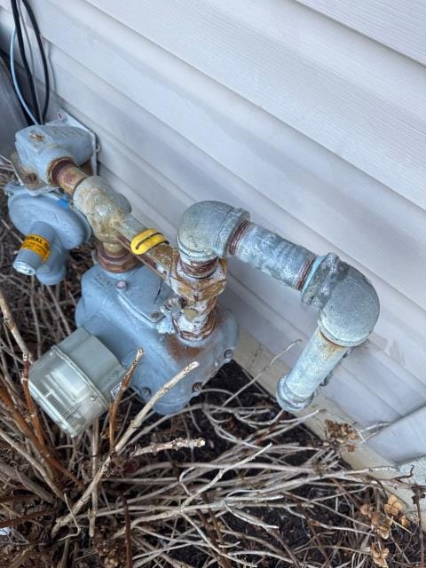 Just completed a service visit for a new homeowner in bensalem, pa 19020 with essential move-in services. Scheduled a gas line pressure test for gas restoration and planned a thorough inspection of the 20-year-old gas heater and hot water heater. Preparing the property for a smooth settlement and township approval.