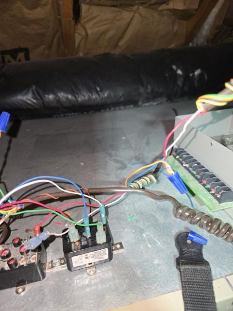 Performed a multi-zone heating diagnostic innewtown, pa 18940. One zone’s thermostat wasn’t communicating with the heat pump, and all three zones had no communication between the thermostat and the radiant heat circulator pump. Completed a full heat pump system diagnostic and shared recommendations for repair.