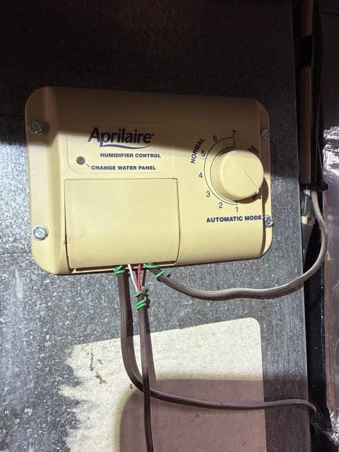 Just wrapped up a comfort club service visit, including routine heating system maintenance and inspection of the ionwave pro air purifier. Verified optimal operation to maintain efficient heating and superior indoor air quality.