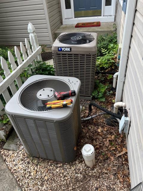 Wrapped up an hvac service in ambler, pa 19002. Reconnected thermostat wiring, integrated the humidifier with the smart thermostat, and performed a deep outdoor system coil cleaning with chemicals. System now running efficiently and optimized for year-round comfort.
