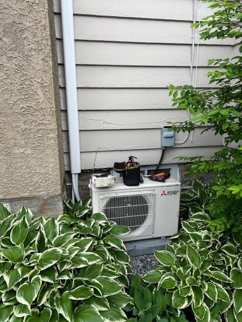 Just completed a diagnostic visit in lansdowne, pa 19050 for an upstairs mitsubishi mini-split that wasn’t cooling. The homeowners recently purchased the house and were unsure of the system’s history or age. Inspected the unit to identify possible refrigerant or electrical issues and prepared repair recommendations to restore proper cooling.